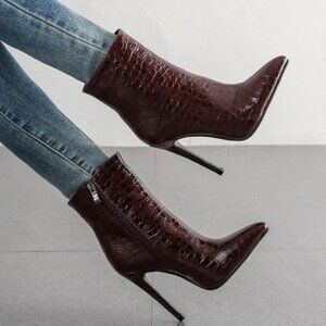 Vintage Ralph Lauren Croc-Embossed Brown Leather Ankle Boots 8.5, 4″ Heel